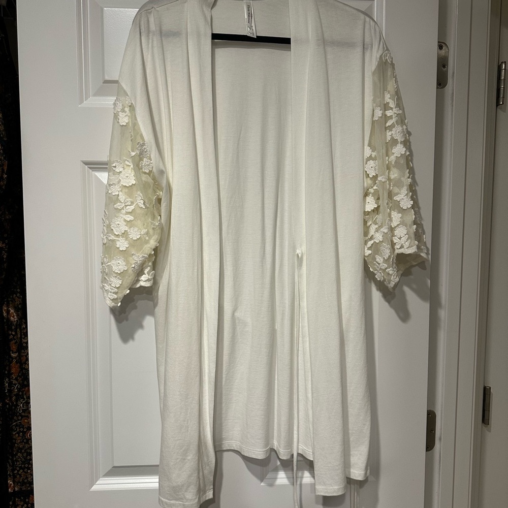 Flora Nikrooz Floral Appliqué Robe